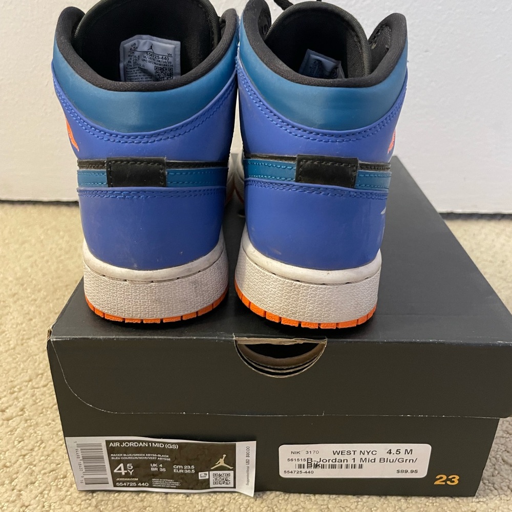 Air Jordan 1 mid grade school size 4.5, racer blue, green abyss and black - Picture 3 of 6